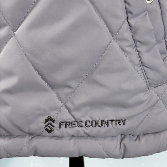 Free Country Women's Reversible Quilted Light Gray Vest - Picture 4 of 11